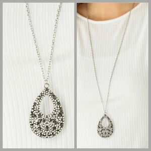 Elegant Silver Rhinestone Teardrop Pendant Necklace